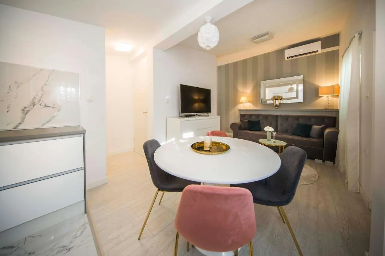 Lux Garden Luxury Apartment Split