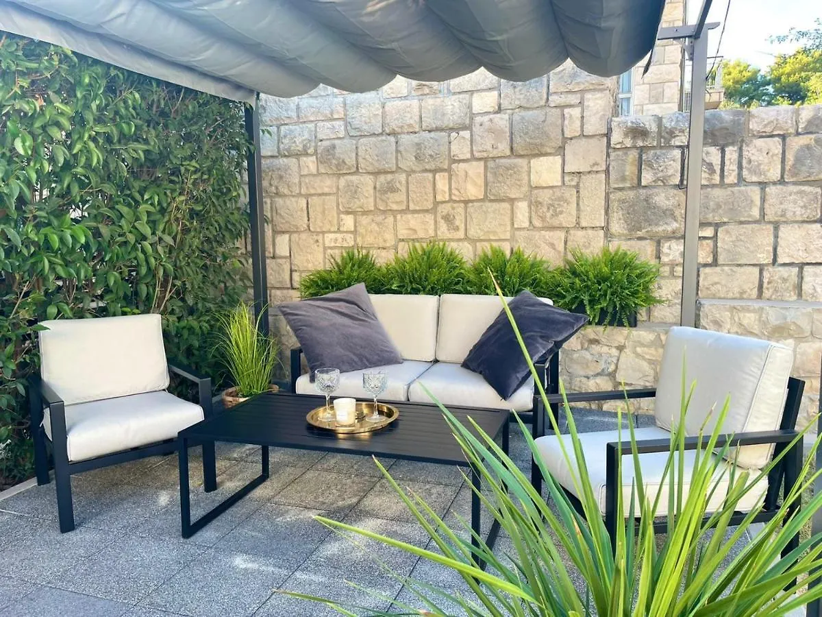 Lux Garden Luxury Apartment Split location